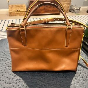 Large Coach Brown Leather Bag with multiple compartments. Like new